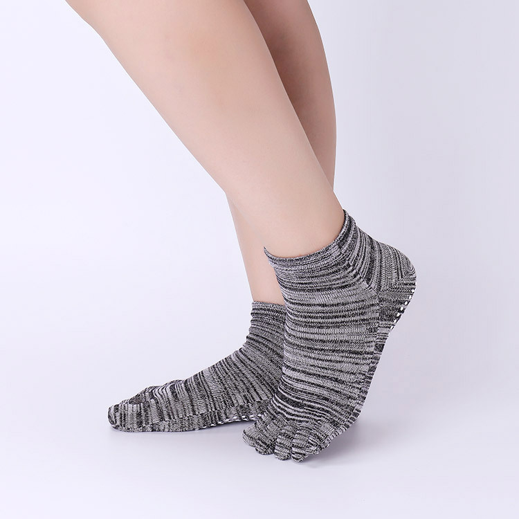 Chaussettes de yoga antidérapa - Pilates Yoga Exercises avis et prix